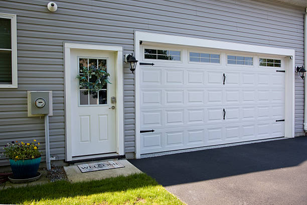 24/7 Emergency Garage Door Maintenance experts in Elm Springs, AR